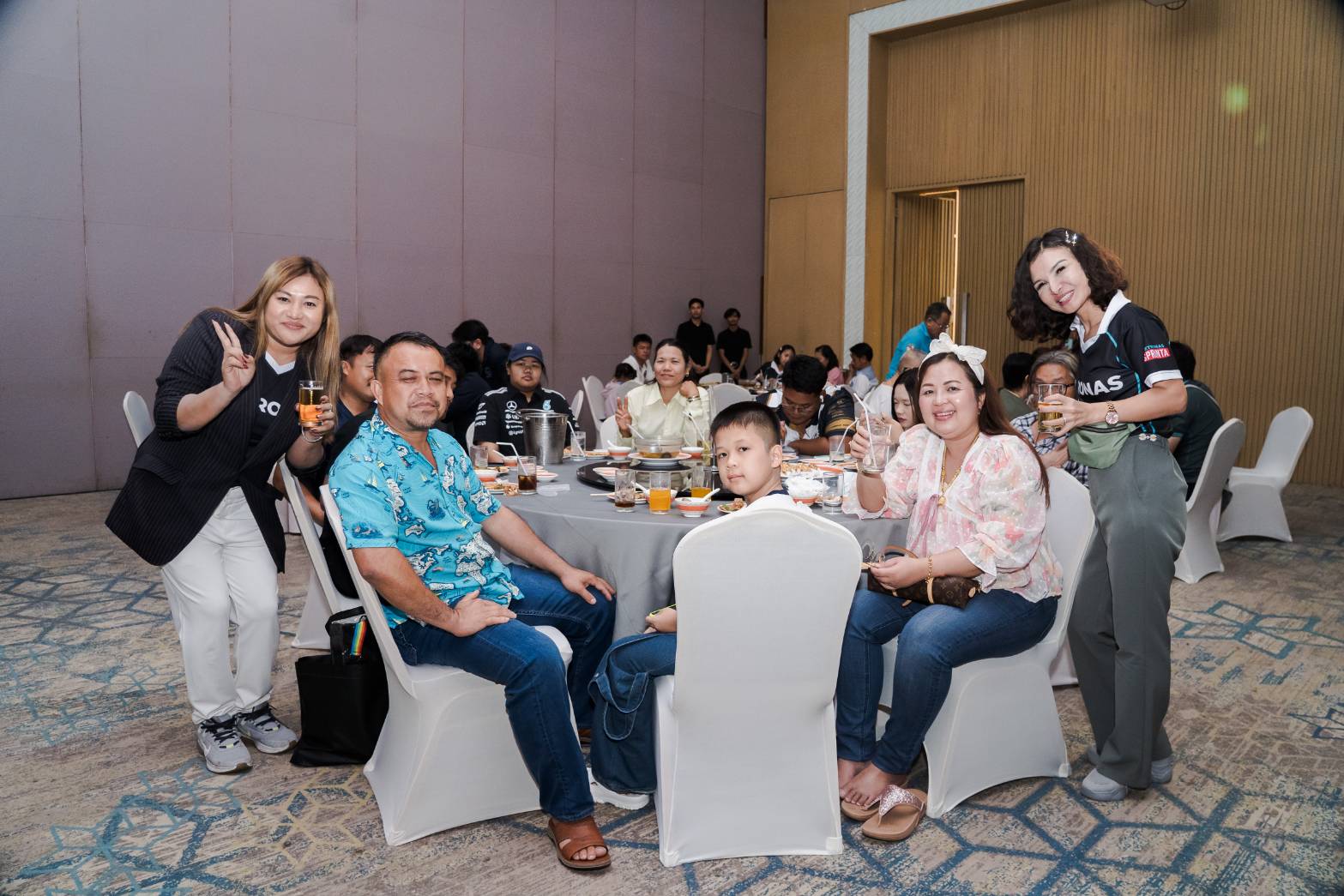 บรรยากาศพบปะพันธมิตรภายในงาน
